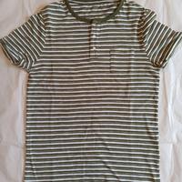 T-shirt Kiabi bianca con righe verdi