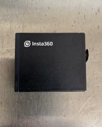 Batteria insta 360 + box caricatore per 3 batterie