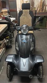 Scooter-carrozzina elettrica