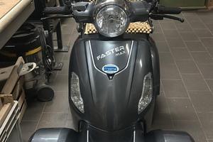 Scooter-carrozzina elettrica