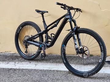 Canyon Neuron CF9 – Mountain Bike Full Suspension