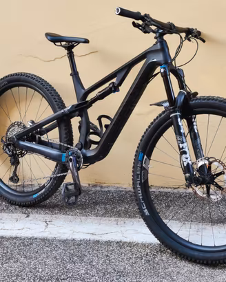 Canyon Neuron CF9 – Mountain Bike Full Suspension