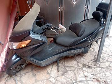 Suzuki Burgman 400