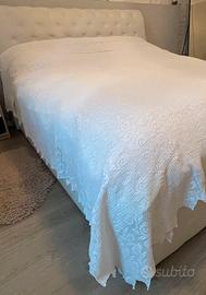 Copriletto matrimoniale artigianale all’uncinetto