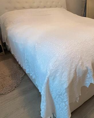 Copriletto matrimoniale artigianale all’uncinetto