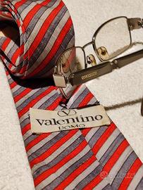 Cravatta e Occhiali Valentino