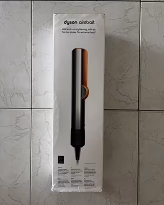 Dyson Airstrait