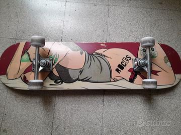 Skateboard ROCES con fantasia erotica