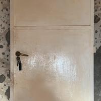 Porte di ferro con areazione