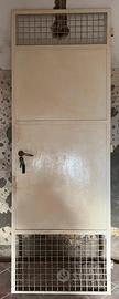 Porte di ferro con areazione