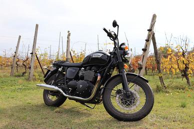 Triumph Bonneville T100 Black