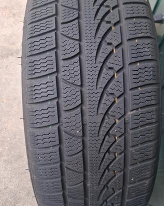 4 pneumatici invernali Starmaxx 215/50 R18 92V 
