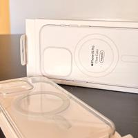 Cover iPhone 15 Pro Apple Clear Case con MagSafe