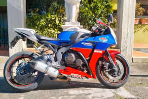 CBR 1000 rr Fireblade 
