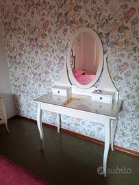 scrivania/toiletta