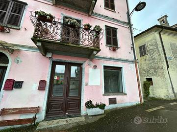 NEGOZIO A AZEGLIO