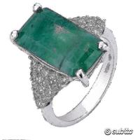 ANELLO ORO 18kt. DIAMANTI E GRANDE SMERALDO 7,48