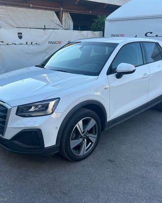 AUDI Q2 30 TDI S tronic Identity Black