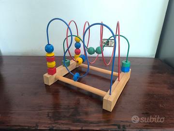 Giocattolo in legno per bambini 