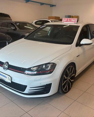 Volkswagen Golf GTI Performance 2.0 TSI 230 CV DSG