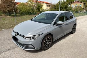 Volkswagen Golf 8 Life 1.5 TGI 130 CV DSG - 45000k