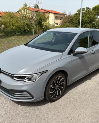 Volkswagen Golf 8 Life 1.5 TGI 130 CV DSG - 45000k