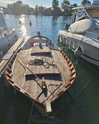 Meraviglioso Gozzo in mogano