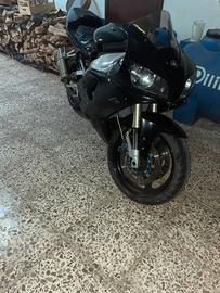 Yamaha R1