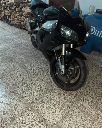 Yamaha R1