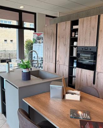 Cucina Moderna LUBE Modello "OLTRE" con Isola