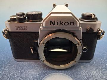 Macchina fotografica Nikon FM2