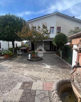 PORZIONE DI BIFAMILIARE A SUBIACO
