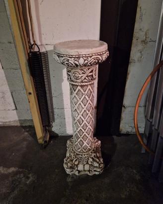 Colonna portavaso antica