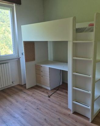 Letto a castello con scrivania