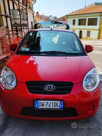 Kia picanto 1000 befuel rossa