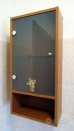 Specchio e pensile bagno