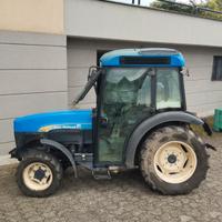 Trattore New Holland tn70va