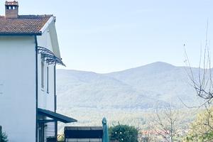 Tranquil Design Home with Umbrian Views