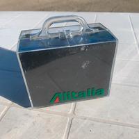 Scatola Alitalia con giochi da tavolo da collezion