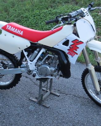 Yamaha YZ 250 - 1989 come nuova PERMUTE LEGGERE !!
