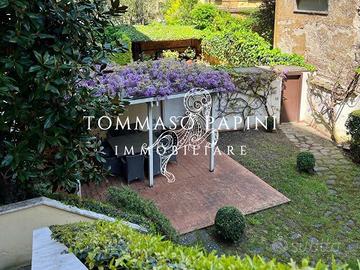 Appartamento di 414 m² con più di 5 locali e box a