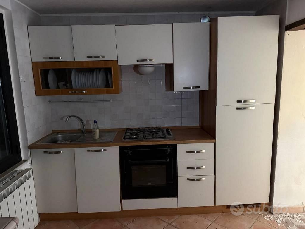 Rustico / Casale di 184 m² con 3 locali e box auto - Vista 5