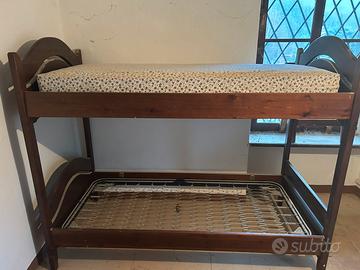 2 letti a castello in legno