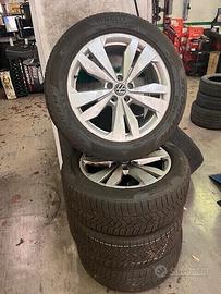 Cerchi in lega 19" VW ID4 con gomme invernali 80%