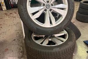 Cerchi in lega 19" VW ID4 con gomme invernali 80%