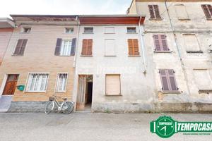 CASA SEMI INDIPENDENTE A BASSIGNANA !!