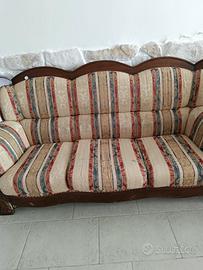 Divano piu poltrina e pouf