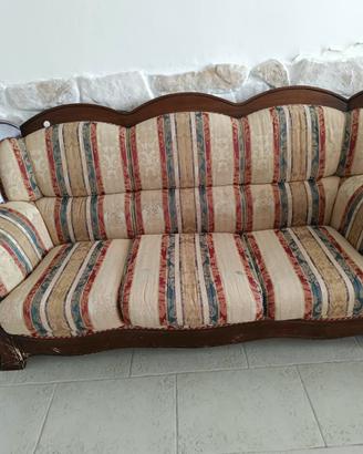 Divano piu poltrina e pouf