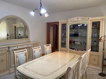 Sala da pranzo come nuova