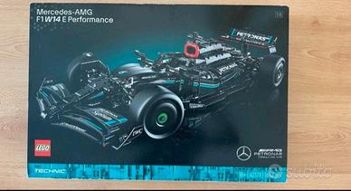 Lego Mercedes AMG F1 W14 e performance